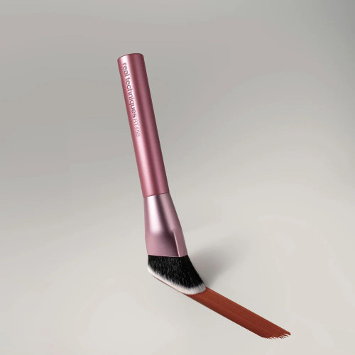 Real Techniques Cheek Hugging Contour Brush 1124
